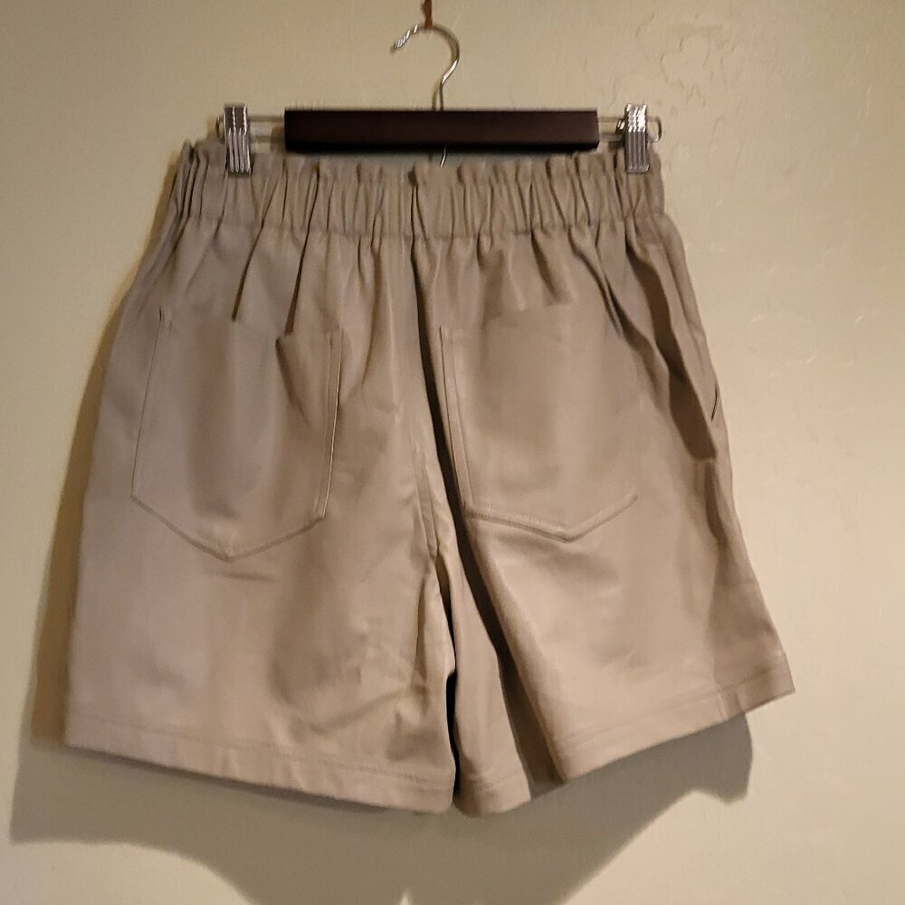 Modern Citizen Women’s Tan Kipp Paperbag Vegan Leather Shorts Size Medium NWOT - Picture 5 of 12